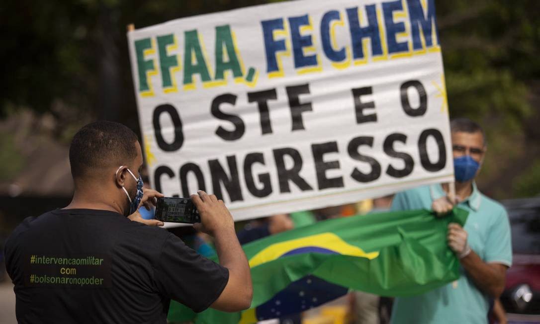 Ameaça à Democracia é tema de entrevista com jurista