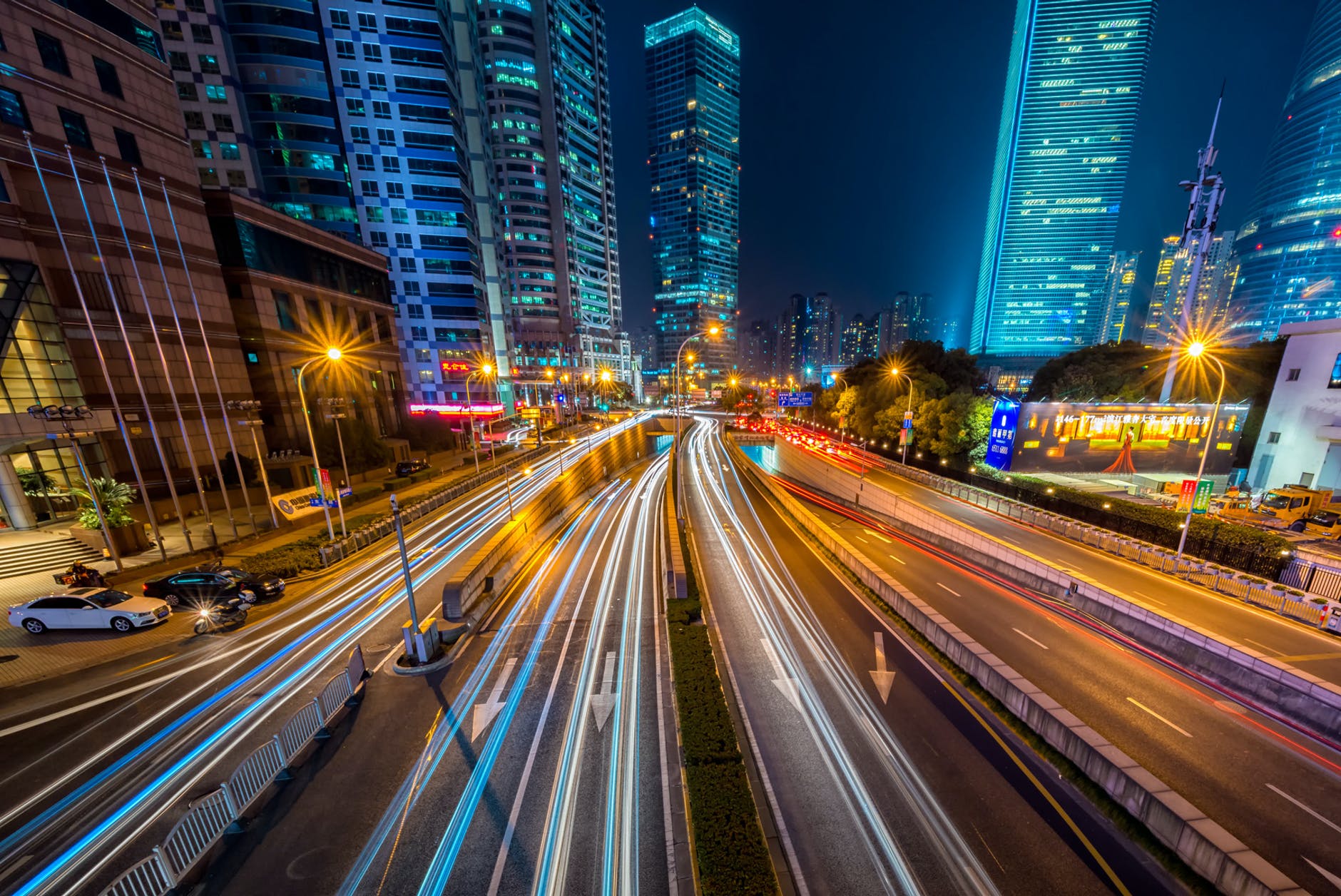 Iluminação pública e a transição para cidades inteligentes