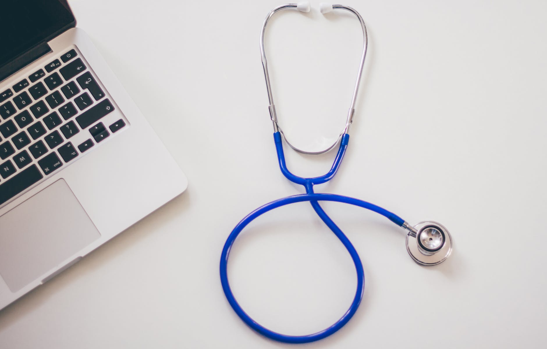 Por que defender médicos e hospitais?